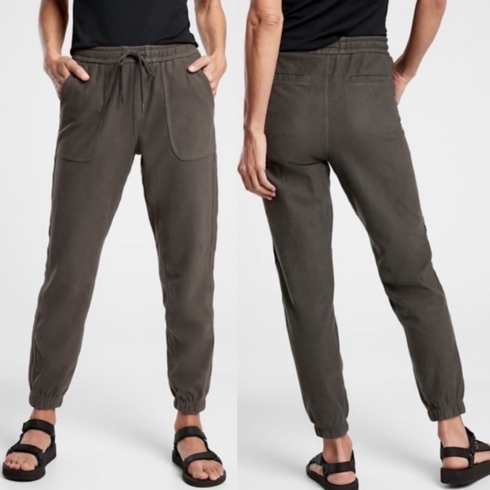 Athleta Farallon Jogger in cypress green size 2